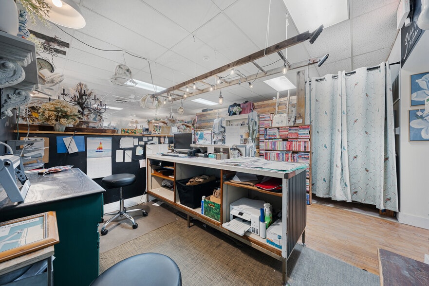 More Photos Of 811 Oregon St, Oshkosh Restaurant For Sale