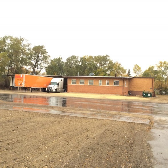 More Photos Of 720 Kennon Rd, Rockford Truck Terminal For Sale