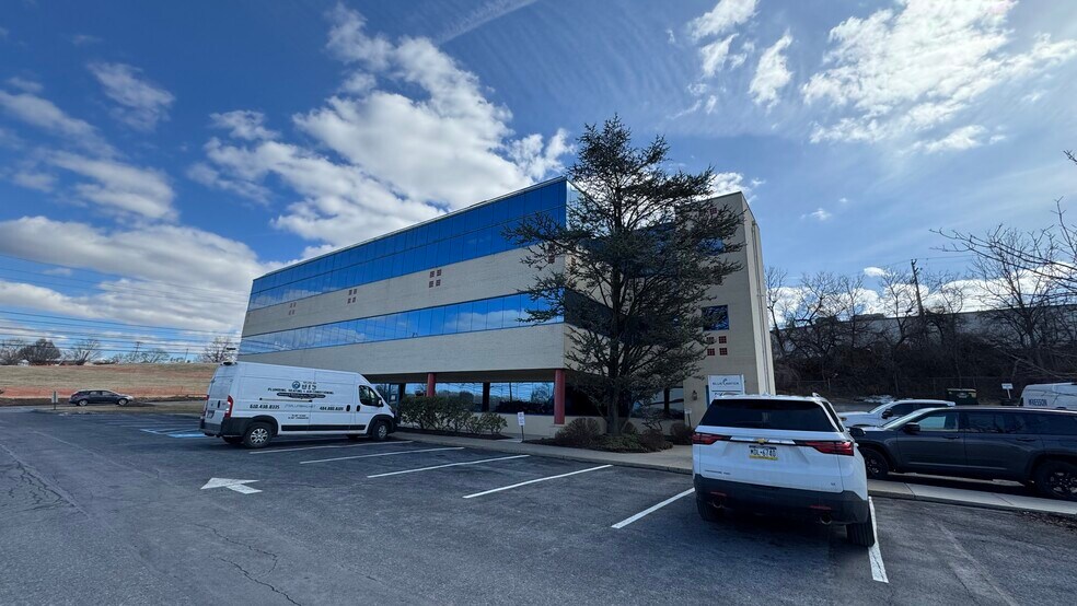 More Photos Of 400 S Greenwood Ave, Easton Office For Sale