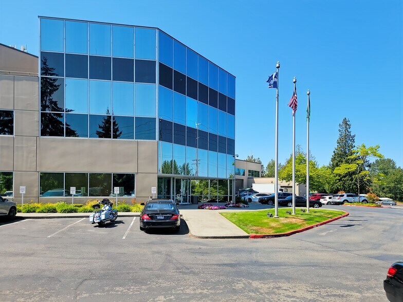 More Photos Of 11400 Airport Rd, Everett Coworking Space