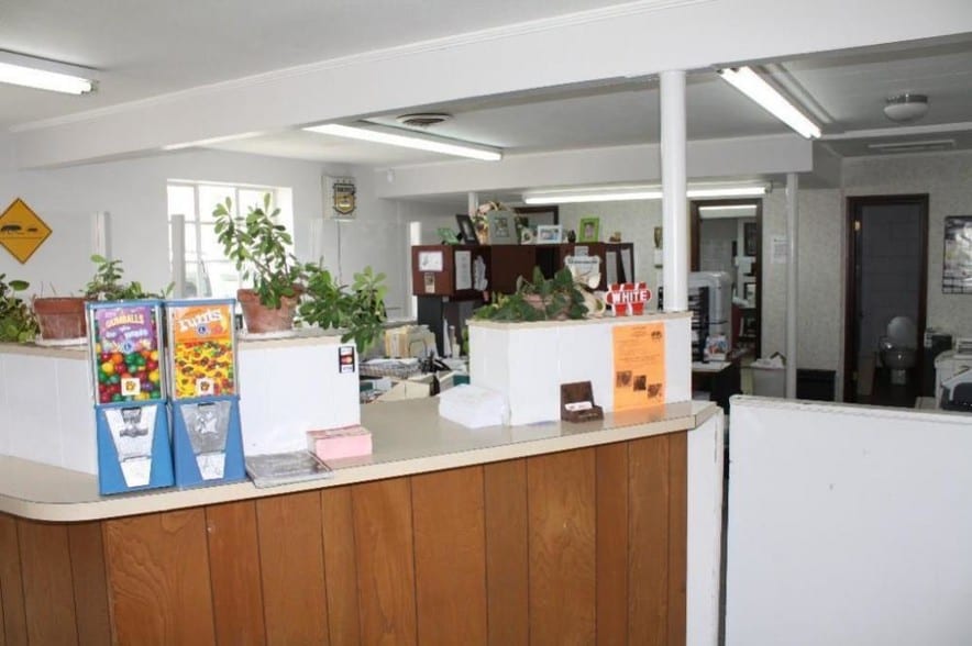 More Photos Of 208 N Main St, Fitzgerald Industrial For Sale