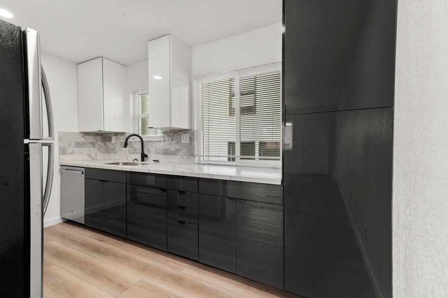 More Photos Of 3828 Arizona St, San Diego Apartments For Sale