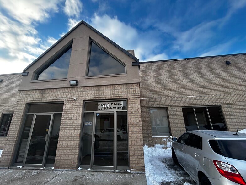 Primary Photo Of 1105 Crestlawn Dr, Mississauga Industrial For Lease