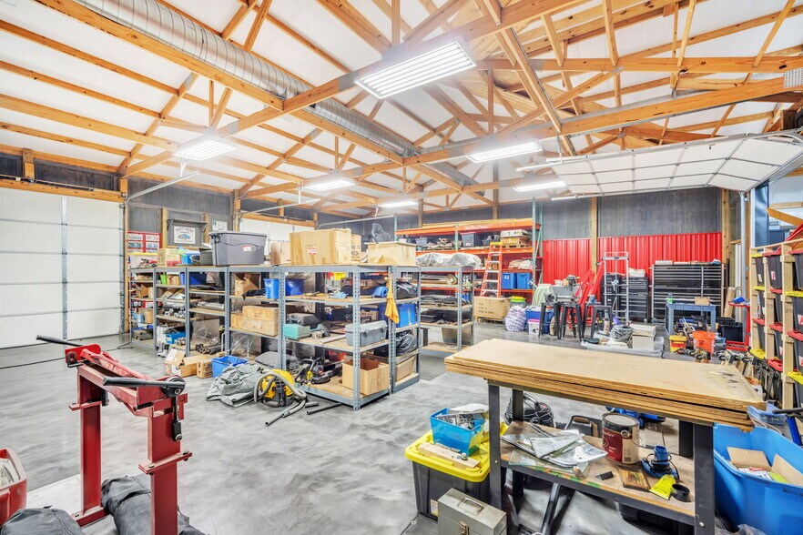 More Photos Of 4271 Calhoun Memorial Hwy, Easley Light Distribution For Sale