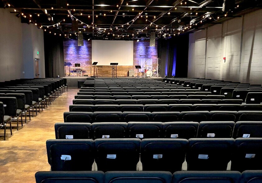 More Photos Of 2333 Western Ave, Seattle Religious Facility For Lease