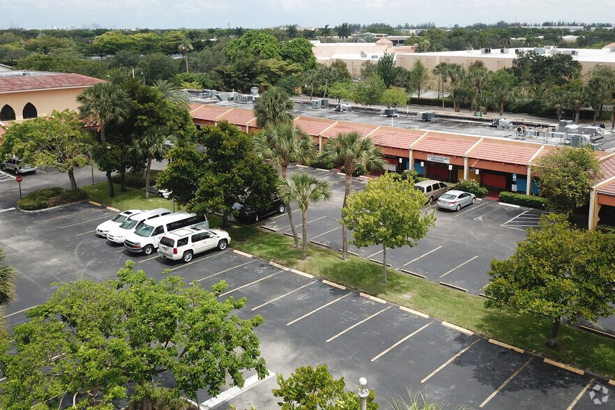More Photos Of 3801 N University Dr, Sunrise Storefront Retail Office For Lease
