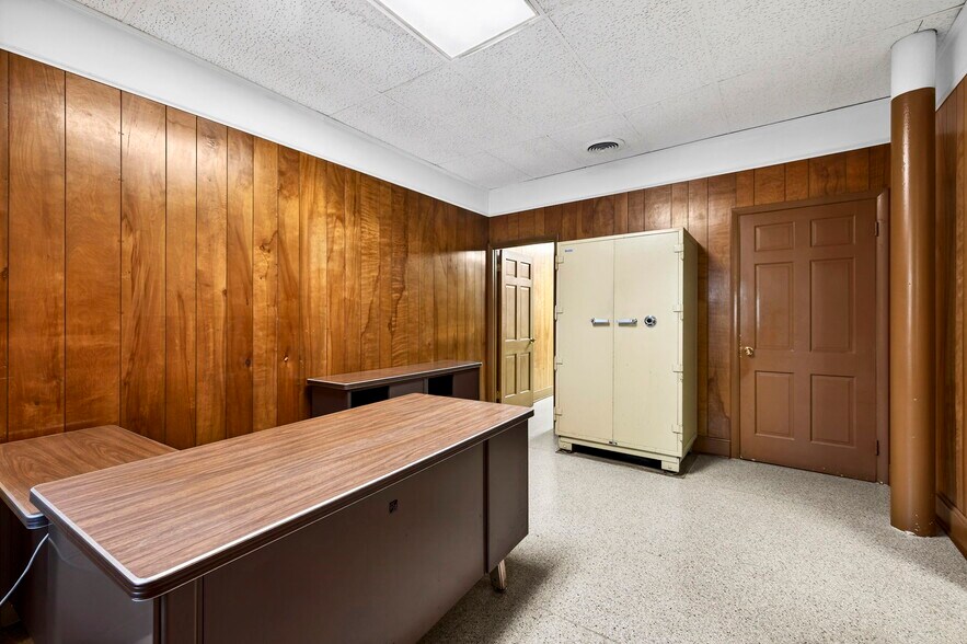 More Photos Of 314 N Braddock St, Winchester Office For Sale