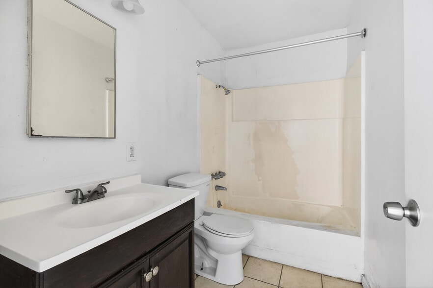 More Photos Of 1976 Edwards Ave, Merced Apartments For Sale