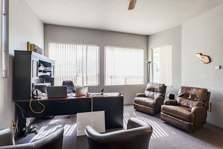 More Photos Of 489 Front St, Junction City Warehouse For Sale