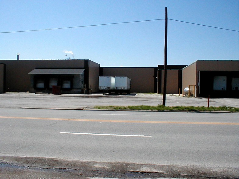 More Photos Of 500 N US Highway 31, Austin Manufacturing For Lease