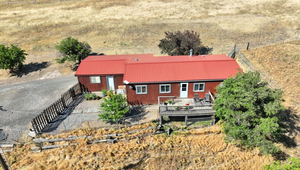 More Photos Of 27035 Snake River Rd, Huntington Specialty For Sale