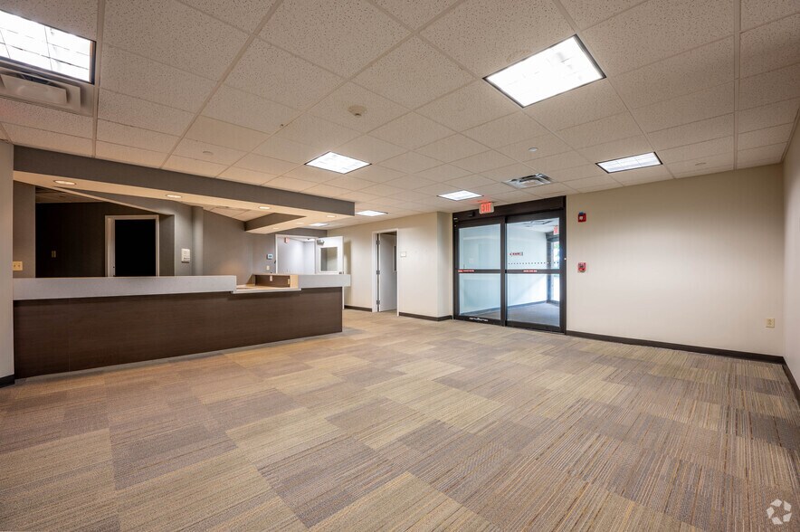 More Photos Of 940 N Marr Rd, Columbus Medical For Lease