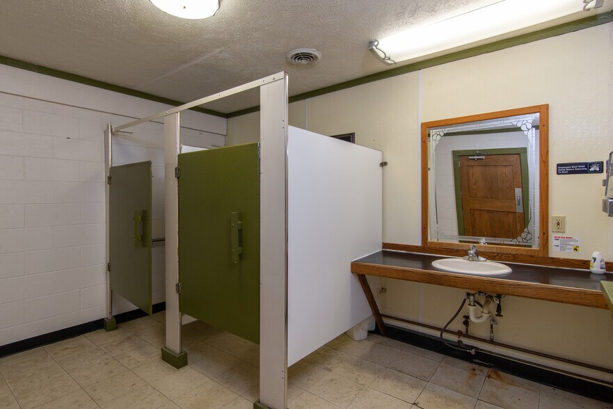 More Photos Of 219 E Main St, Bannister General Retail For Sale