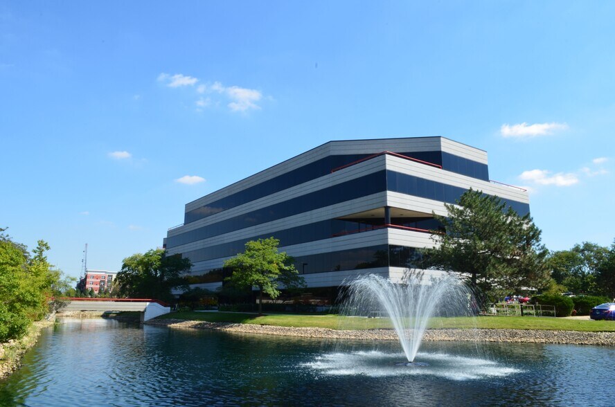 More Photos Of 550-650 Warrenville Rd, Lisle Coworking Space