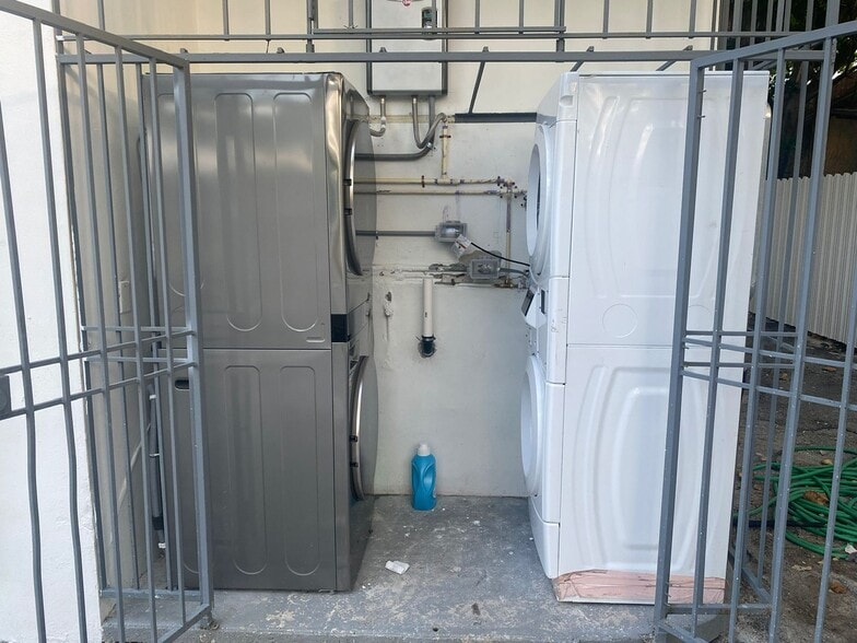 More Photos Of 641 NW 2nd St, Miami Apartments For Sale