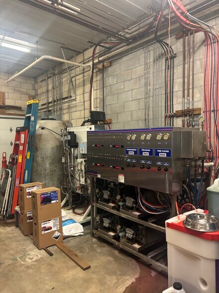 More Photos Of 312 N Main St, Gravois Mills Carwash For Sale