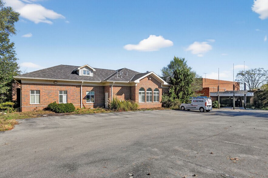 More Photos Of 1918 Mechanicsburg Rd, Springfield Rehabilitation Center For Sale