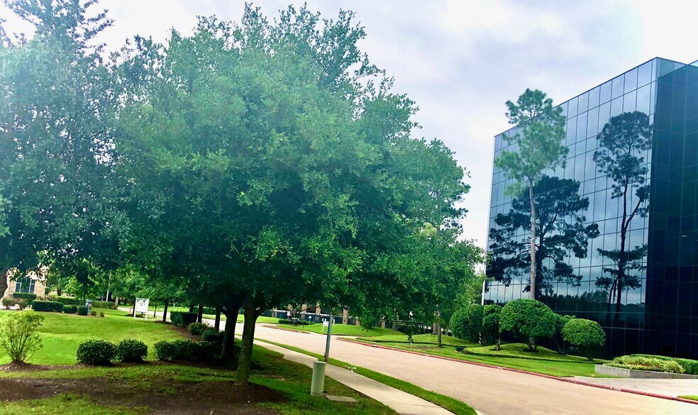 More Photos Of 16000 Park Ten Pl, Houston Office For Sale