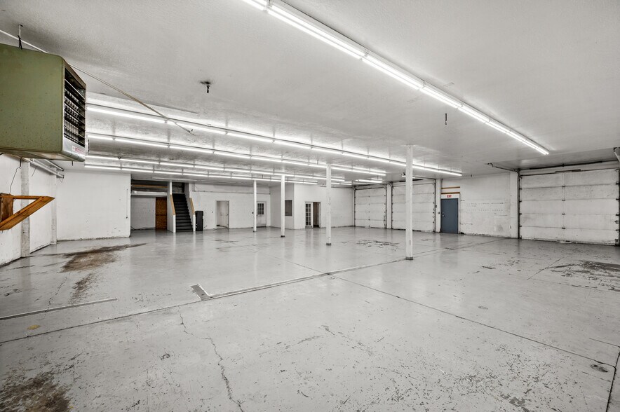 More Photos Of 4375 W Copper Hills Pky, West Jordan Warehouse For Lease