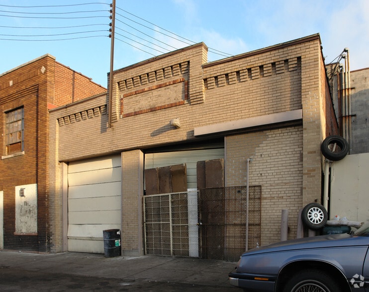 Primary Photo Of 550 Oliver St, Cincinnati Warehouse For Sale