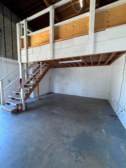 More Photos Of 1206 S Amphlett Blvd, San Mateo Warehouse For Lease