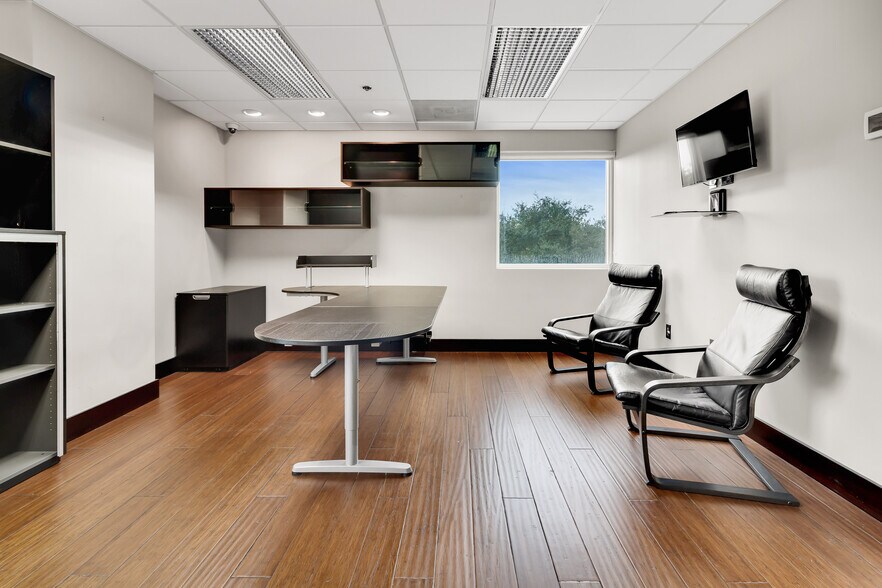 More Photos Of 12595 SW 137th Ave, Miami Office Residential For Lease