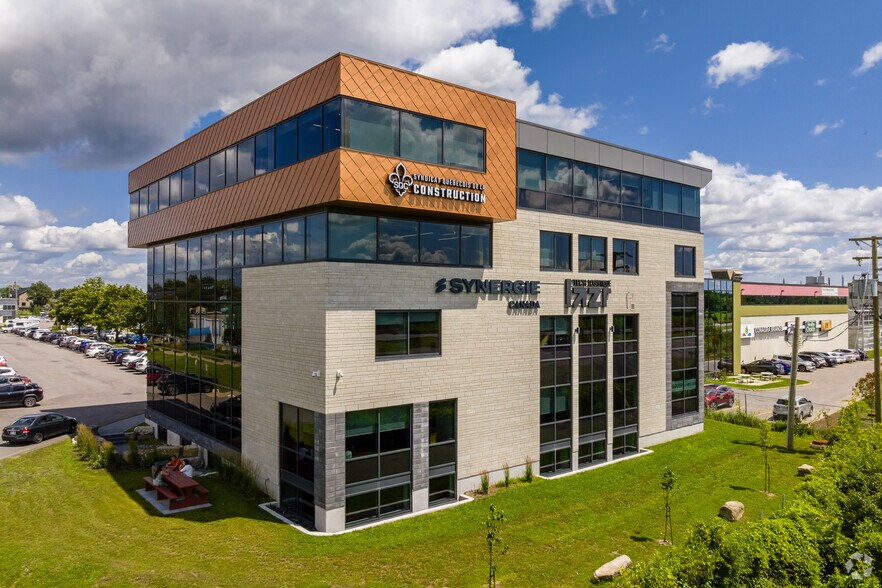 More Photos Of 580 Boul Du Curé-Boivin, Boisbriand Office For Lease