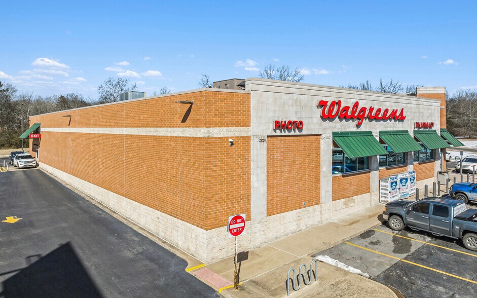 More Photos Of 1800 Airport Rd, Hot Springs Drugstore For Sale
