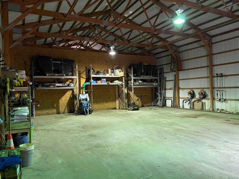 More Photos Of 400 Railroad St, Pittsburgh Warehouse For Lease