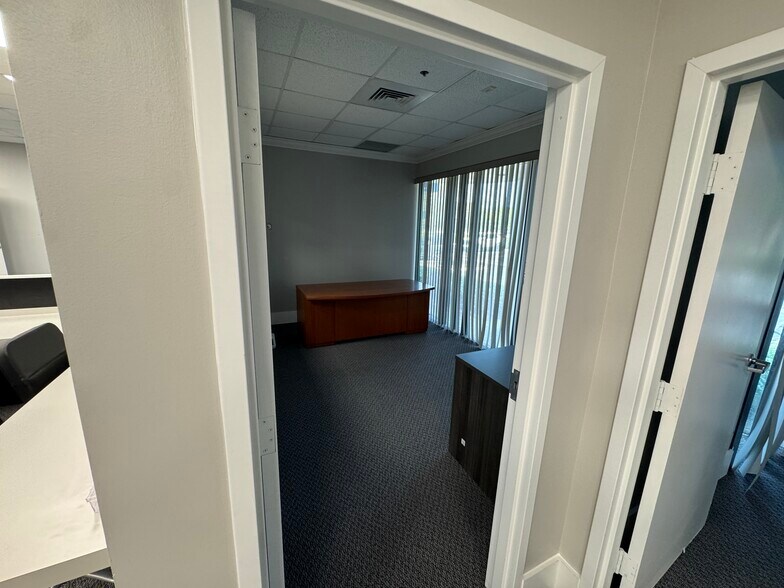 More Photos Of 901-925 Clint Moore Rd, Boca Raton Loft Creative Space For Sale