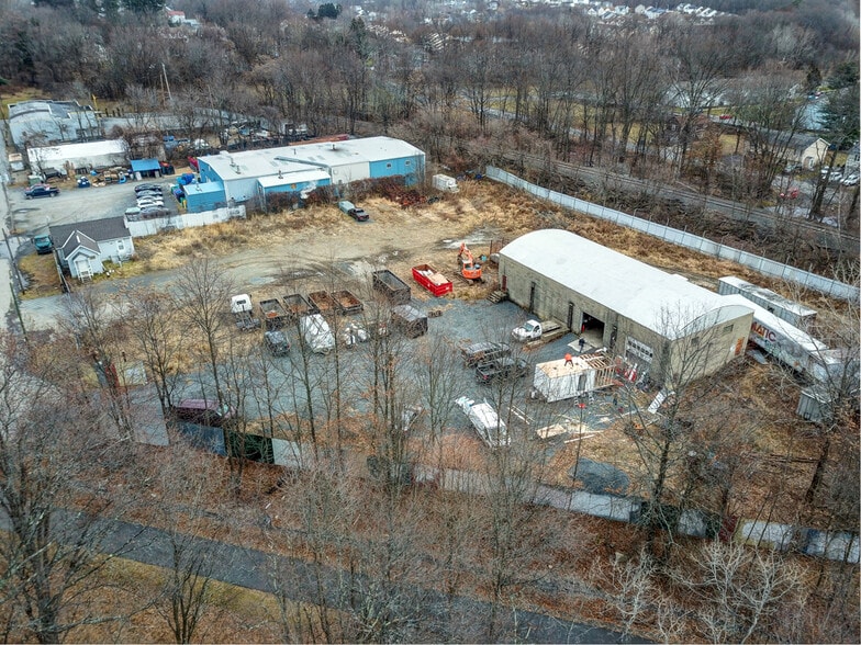 More Photos Of 18-20 Stanton St, Middletown Industrial For Sale