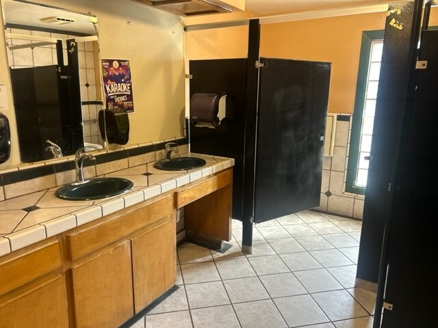 More Photos Of 6100 S Mooney Blvd, Visalia Restaurant For Lease