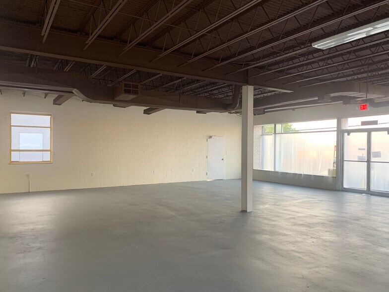 More Photos Of 5810-5814 Seminary Rd, Alexandria Freestanding For Lease