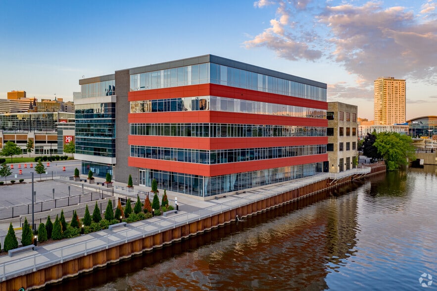 More Photos Of 1433 N Water St, Milwaukee Coworking Space