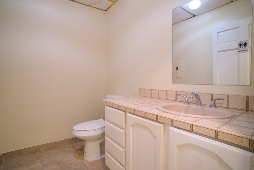 More Photos Of 300 N Tustin Ave, Santa Ana Office For Lease