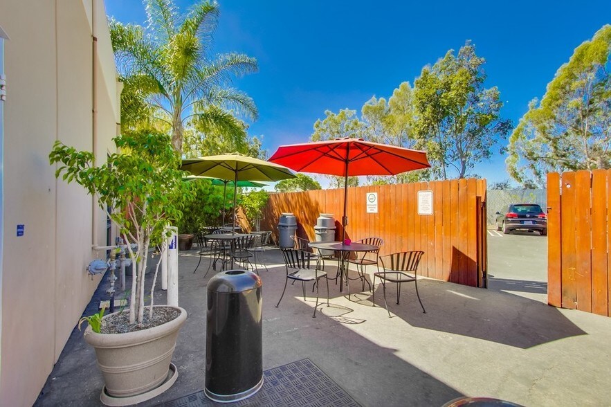 Primary Photo Of 1040 W 17th St, Costa Mesa Light Manufacturing For Lease