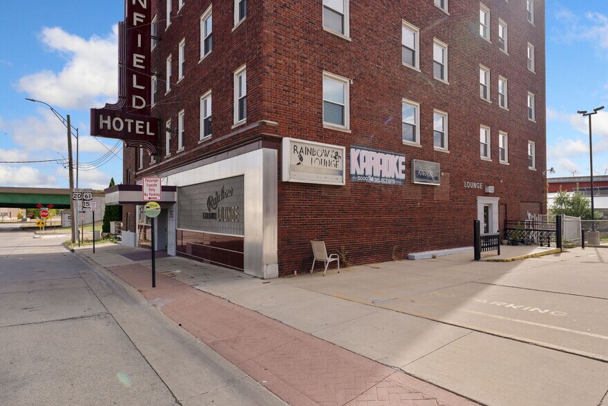 More Photos Of 36 W 4th St, Dubuque Hotel For Sale