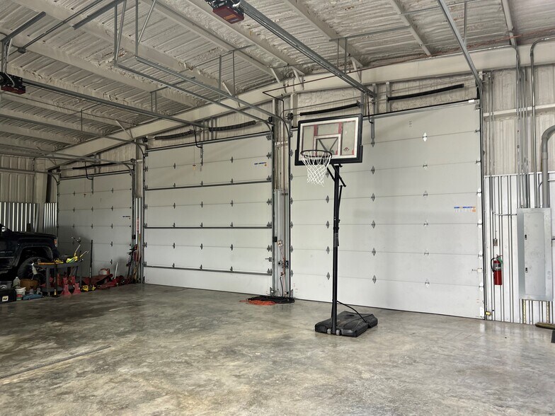 More Photos Of 4360 State Highway 77, Marion Warehouse For Lease