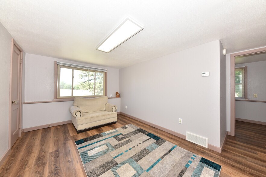 More Photos Of N96W20275 County Line Rd, Menomonee Falls Multifamily For Sale