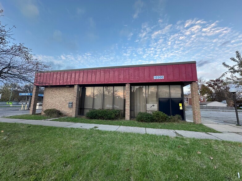 Primary Photo Of 12336 Morang ave, Detroit Bank For Sale