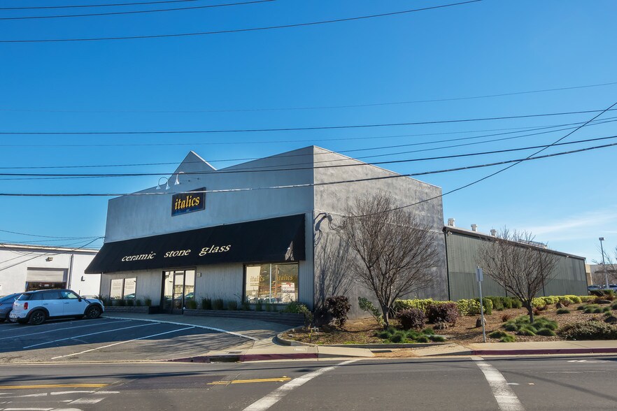 More Photos Of 654 Irwin St, San Rafael Service For Lease