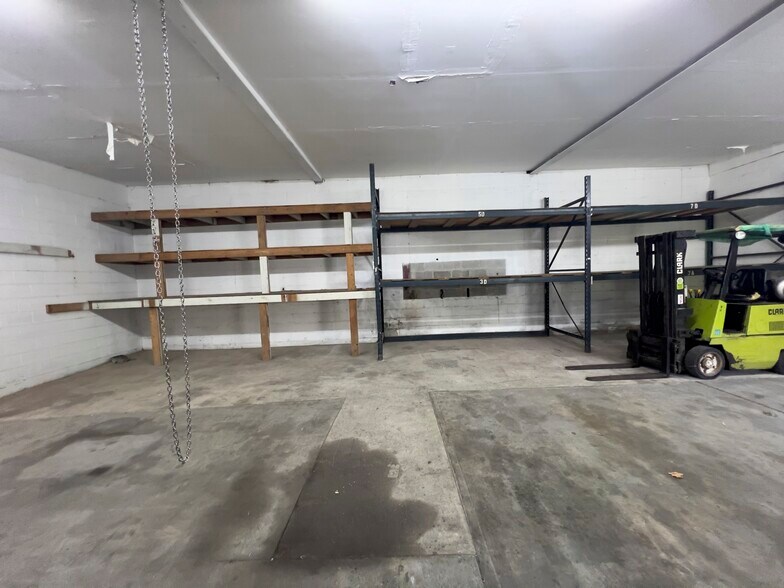 More Photos Of 2 S Plank Rd, Newburgh Warehouse For Sale