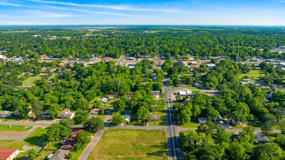 More Photos Of 1975 E Cherry St, Paris Land For Sale