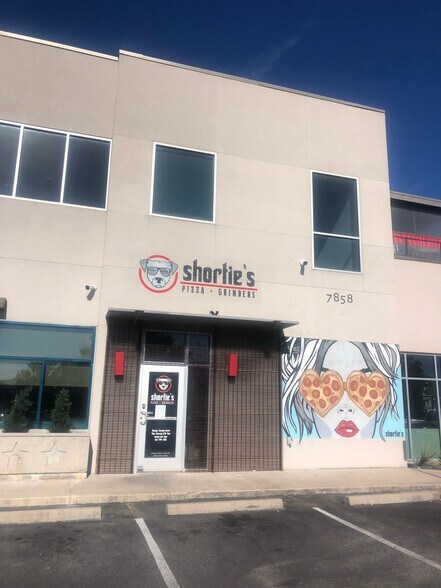 More Photos Of 7858 Shoal Creek Blvd, Austin Restaurant For Lease