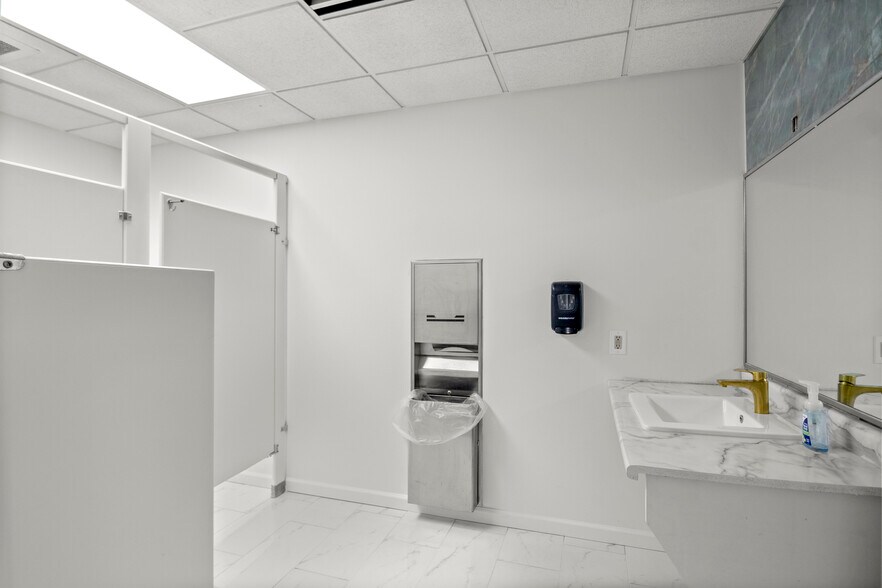 More Photos Of 27621 Warren Rd, Garden City Freestanding For Lease