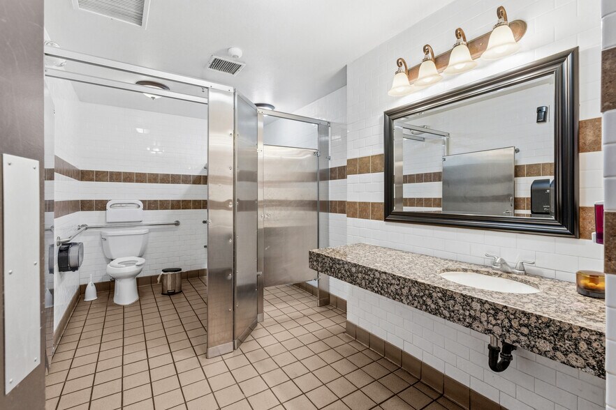 More Photos Of 73155 Highway 111, Palm Desert Restaurant For Sale