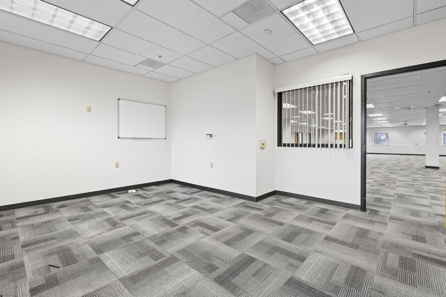 More Photos Of 4240 S Lees Summit Rd, Independence Office For Lease