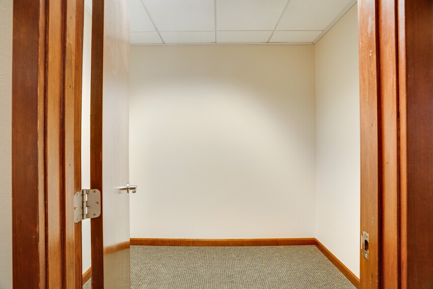 More Photos Of 705 S 9th St, Tacoma Office For Sale