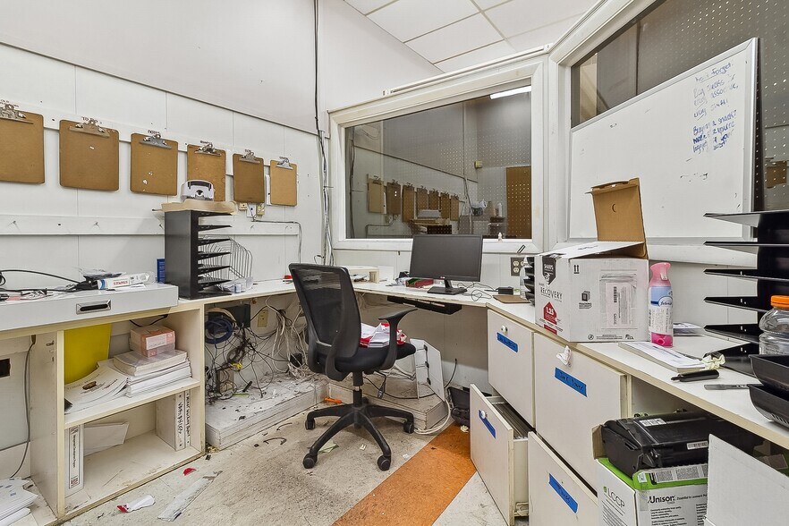 More Photos Of 277 Fairfield Ave, Waterbury Freestanding For Lease