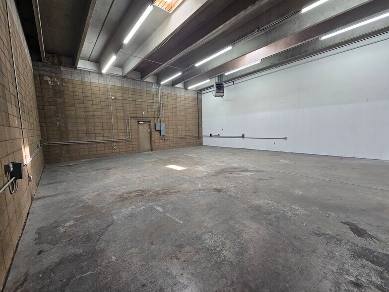 More Photos Of 2930-2938 Janitell Rd, Colorado Springs Showroom For Lease